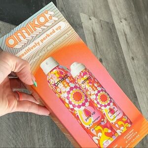 Amika Vibrant Pink and Orange Dry Shampoo Set
